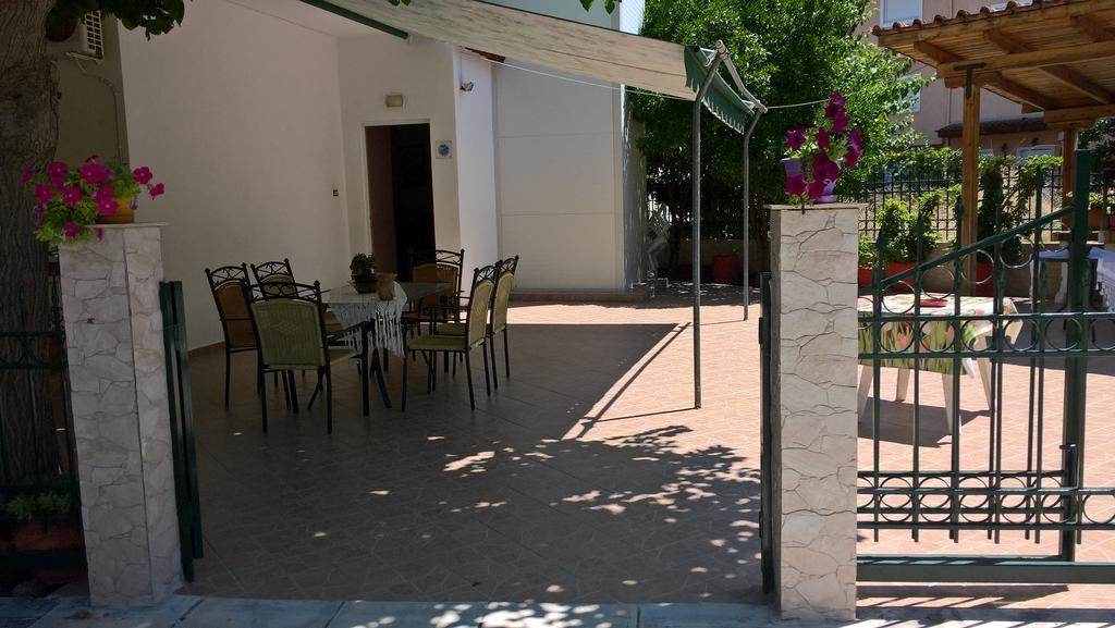 Dimitra Pentaliou Rooms Kamena Vourla Exterior foto